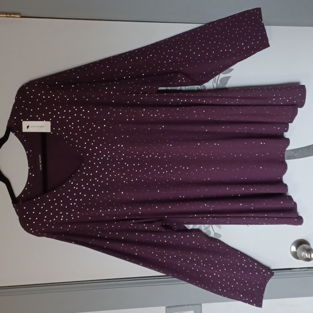 NWT Plus-Size Swing Metallic Dot V-Neck Tee!